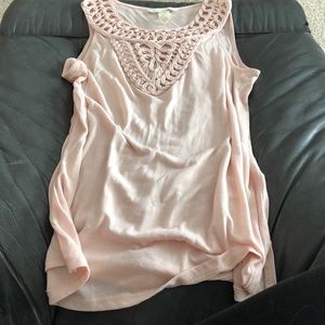 Tank top with neck detail
